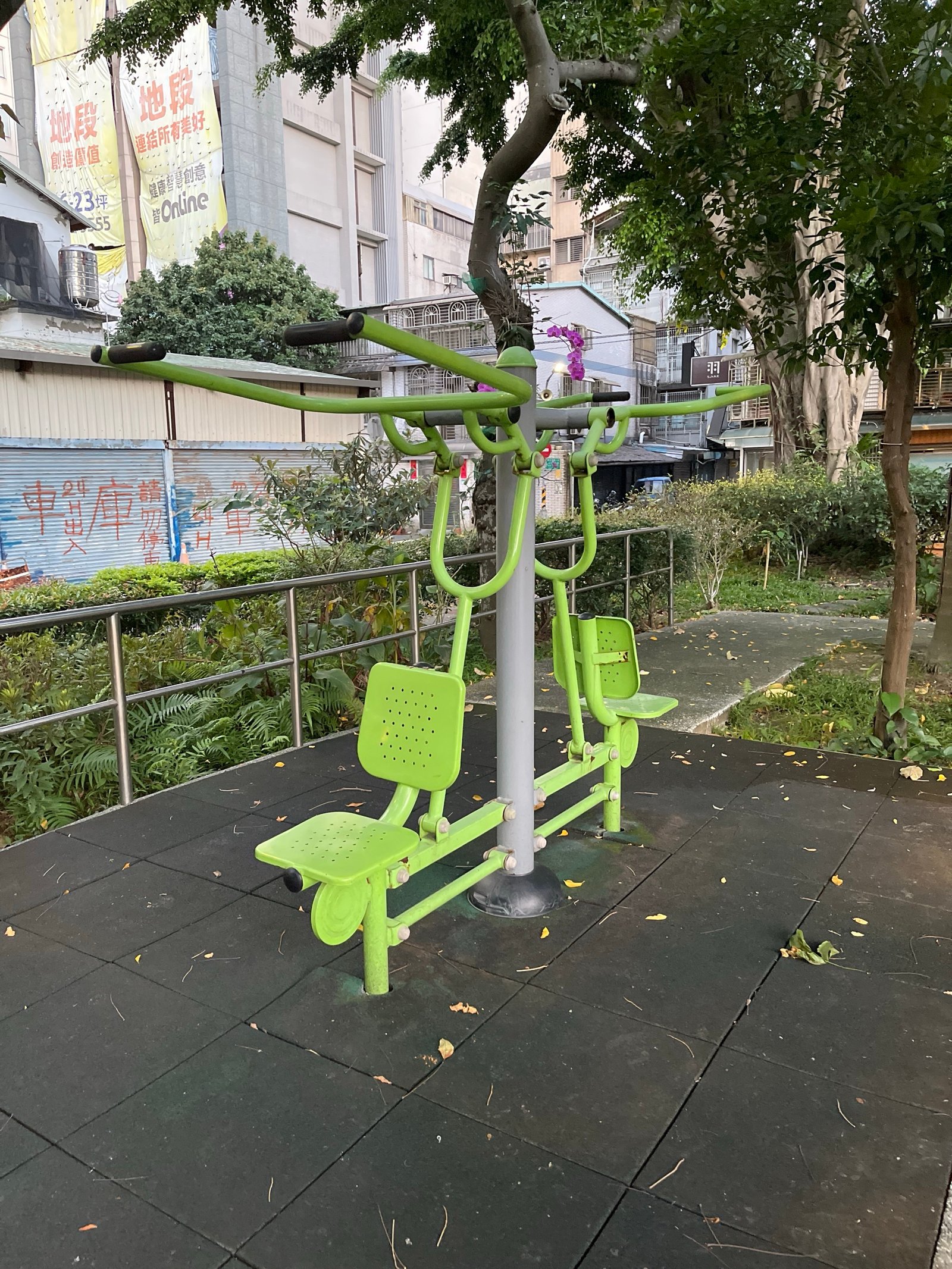 雙人坐拉機 - 仁德公園
