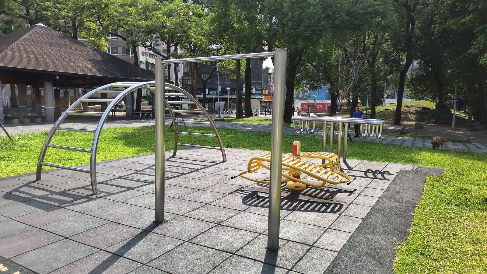 板橋和平公園(旁邊有公廁)