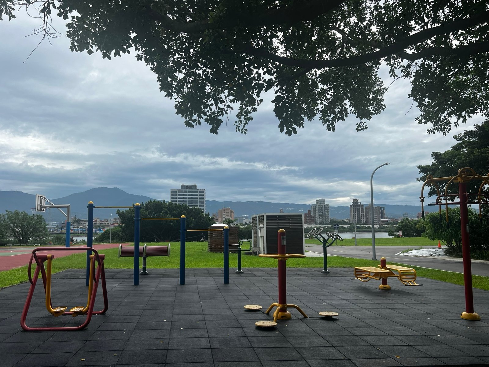 淡水河畔公園
