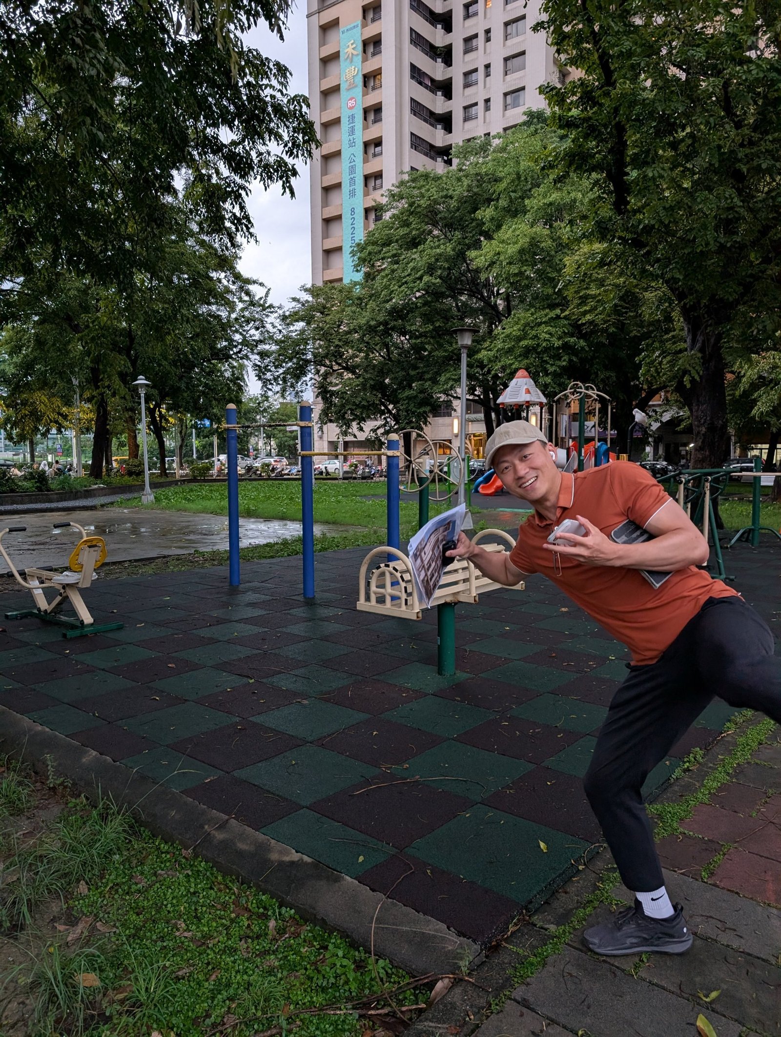 Pull-up bar spot in Lingya District, Kaohsiung City
