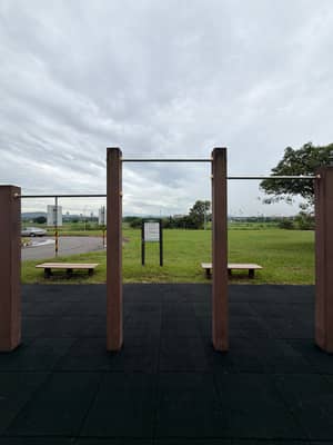 Meiti Riverside Park