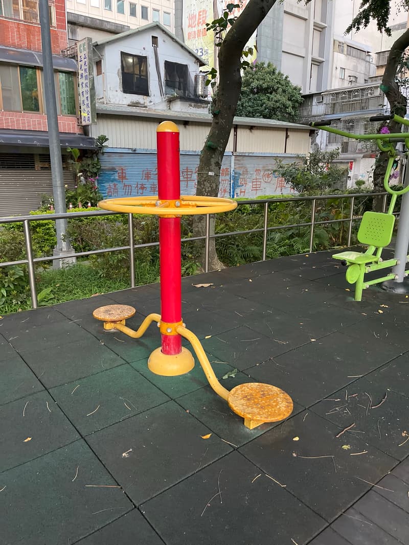 雙人扭腰器 - 仁德公園