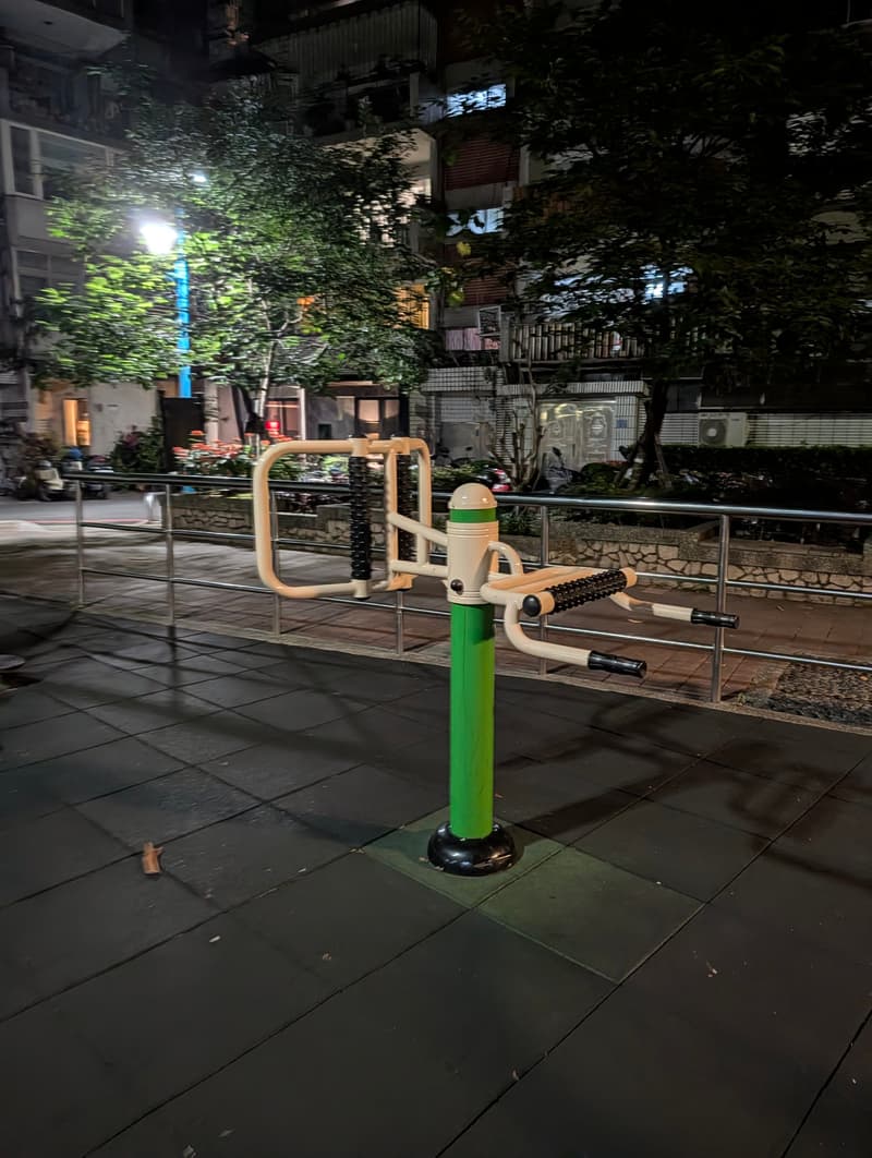 腰背按摩器 - 臨江公園